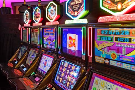 Las máquinas tragamonedas del casino volcano juegan en línea con dinero real.